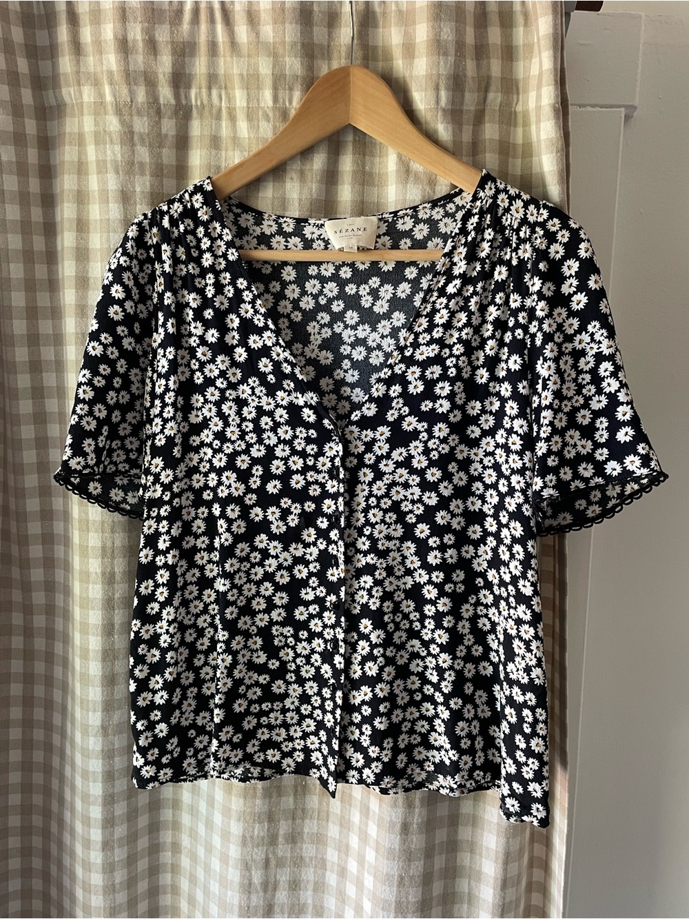 Sezane Black Daisy Print V-Neck Button Front Top